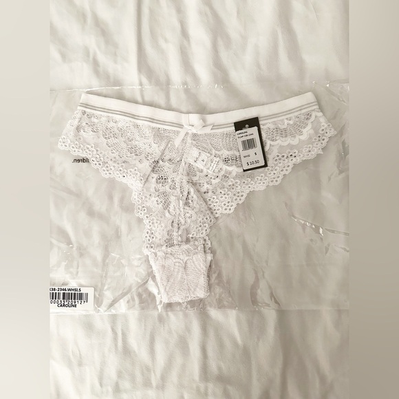 NWT Frederick’s of Hollywood 2 Pack Bundle- Caroline and Kelani in White! - Picture 3 of 6
